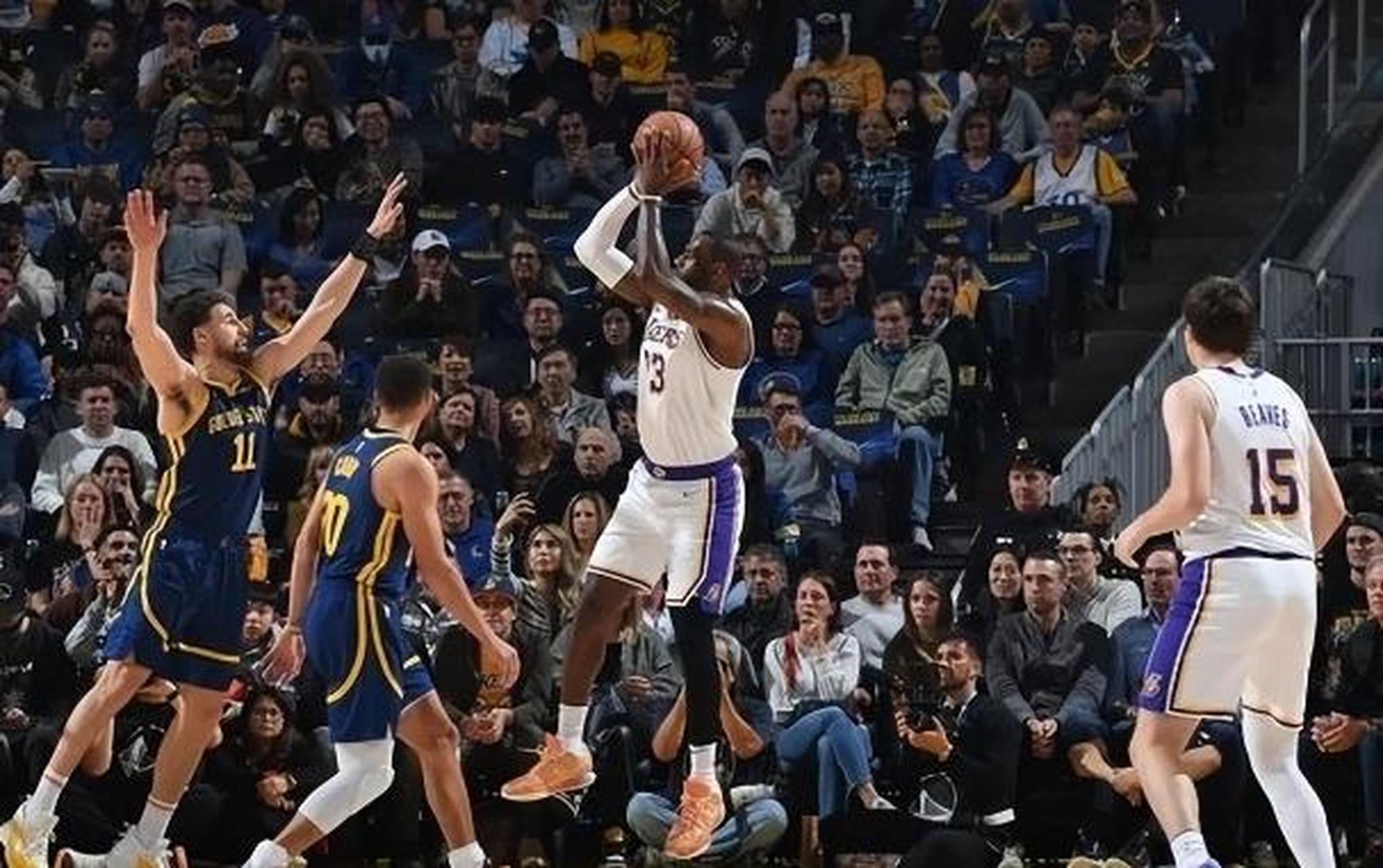 AYX游戏入口NBA常规赛赛程吃紧，洛杉矶湖人冲刺阶段外线爆发，引发热议，更衣室氛围转暖的简单介绍