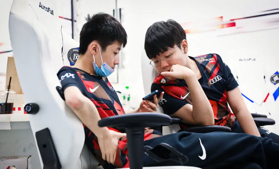 爱游戏游戏平台太狠了！波尔图更衣室发声备战西甲上海久事赛前状态回暖，Scout赛事官方发布挺进下一轮新规(国米vs波尔图)